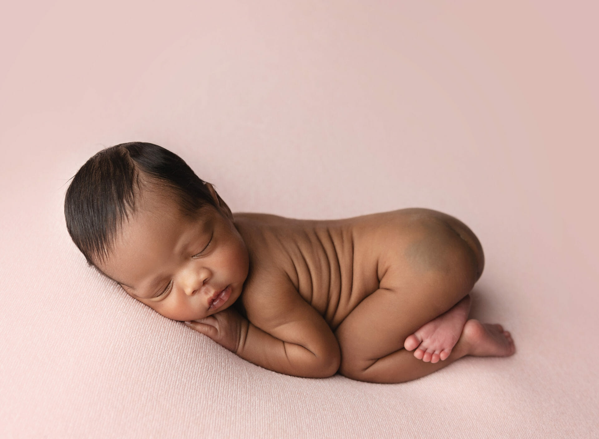 Twin newborn baby girl photo session