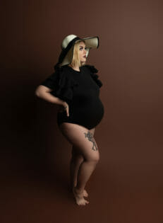 stylish maternity photo session